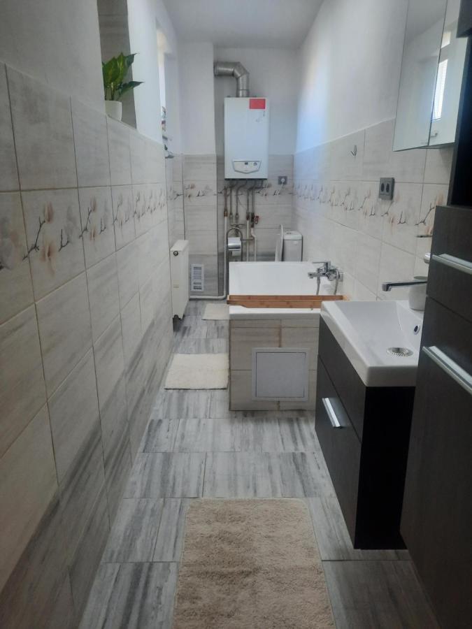 Apartman Sandra ヴァルチツェ エクステリア 写真